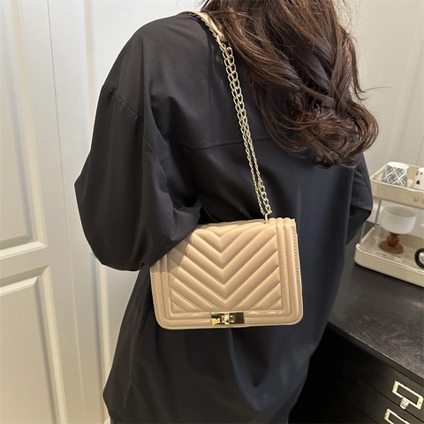 Sac Bandoulière Chic Matelassé En V Cuir PU Motif Chevron Bandoulière Chaîne Métallique Sac À Épaule Élégant
