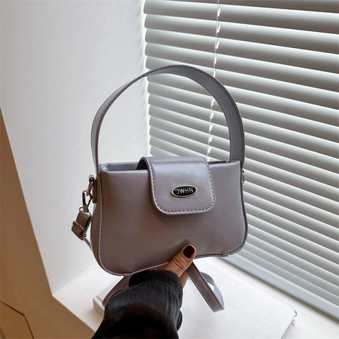 Borsa a Spalla Minimalista in Pelle PU per Donna Borsa a Tracolla alla Moda Con Decorazione Logo in Metallo Giornaliera