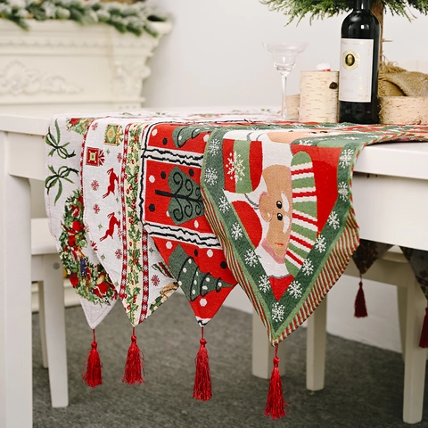 Christmas Knitted Table Runner Reindeer Santa Claus Snowman Pattern With Tassels Red Green Tablecloth Festive Home Decoration