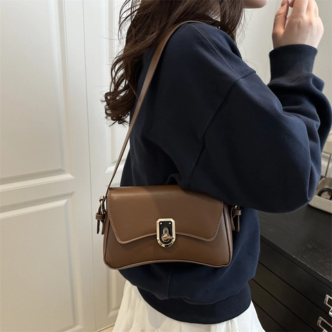 Women Minimalist PU Leather Crossbody Bag Curved Bottom Underarm Shoulder Purse Solid Color Metal Lock French Style