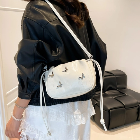 Damen Bucket Bag Aus PU Leder Mit Raffung Und Silbernen Schmetterlingen Kordelzug Schultertasche Mode Trend