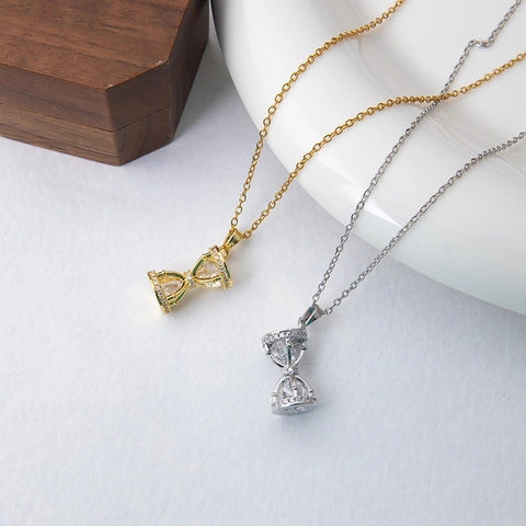 Collier Pendentif Sablier Noeud Papillon Acier Titane Zircon Géométrique Bijoux De Mode Élégants Pour Femmes