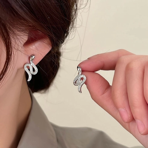 Boucles D'oreilles Puces Forme Serpent Uniques Avec Strass Zircon Cuivre Accessoire De Mode Minimaliste Femmes Tendance