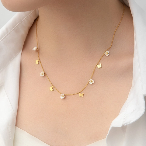 Fashion Stainless Steel Pendant Necklace For Women Hollow Leaf Heart Butterfly Zirconia Artificial Pearl Clavicle Chain Jewelry