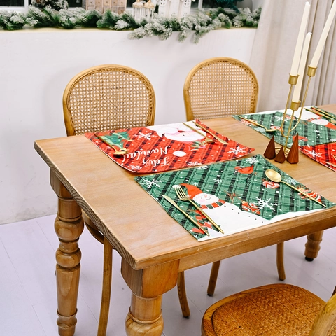 Christmas Placemat Red Green Plaid Santa Claus Snowman Print Non-woven Fabric Table Mat For Holiday Party Dining Decor