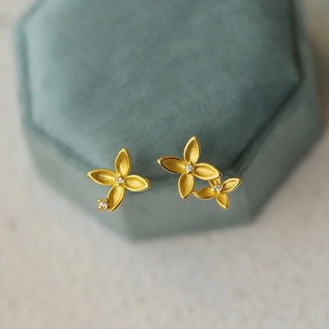 Blumen Ohrstecker Mattgold Kupfer Asymmetrische Osmanthus Blüte Brillante Schmuck Für Frauen