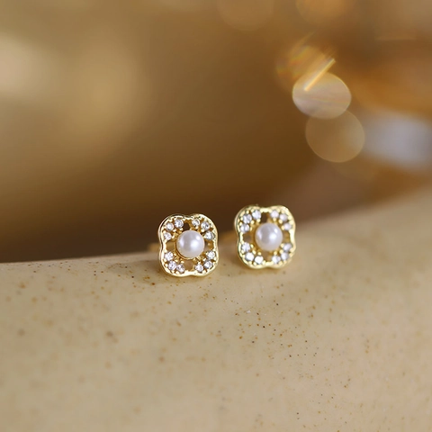 Klavertje Vier Kunstparel Oorknopjes Voor Dames Koper Met Strass Bloem Elegante Dagelijkse Sieraden