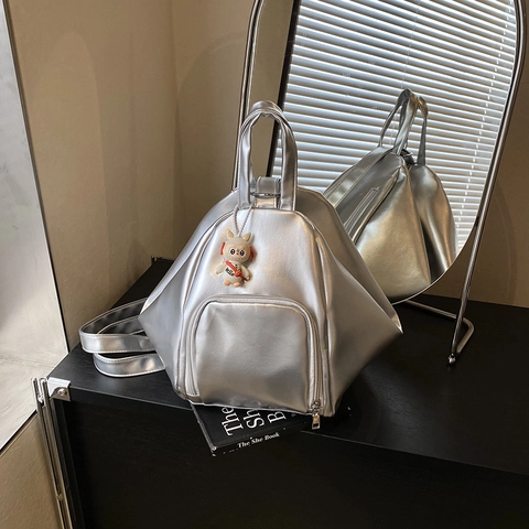 Damen Mode Rucksack PU Leder Geometrisches Dreiecksdesign Umwandelbare Umhängetasche Mit Plüsch Anhänger Reisen Schule