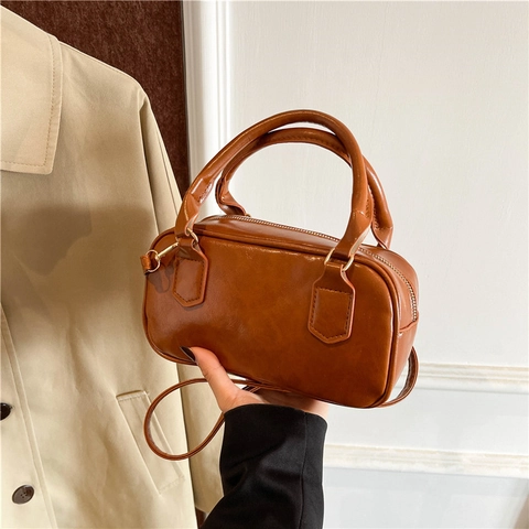Borsa da Bowling in Pelle PU Vintage da Donna Semplice Versatile Borsa a Tracolla Urbana Tracolla Regolabile Hardware Dorato Retrò Per Uso Quotidiano