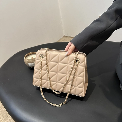 Borsa a Tracolla da Donna alla Moda con Catena Trapuntata Borsa a Tracolla Quadrata in Pelle PU Cuciture a Triangolo Moderne Borsa Versatile