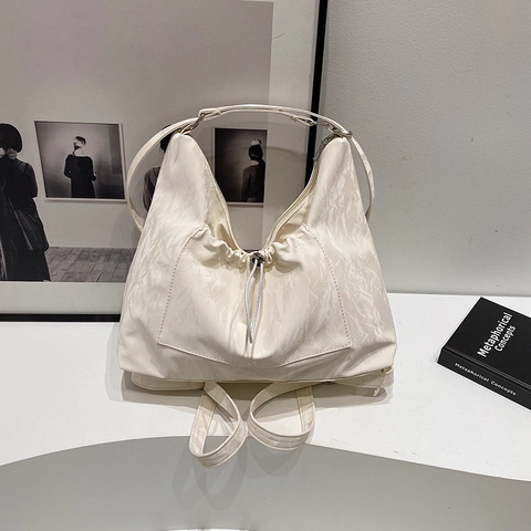 Bolso de Hombro Plisado de Gran Capacidad para Mujer de Cuero Sintético Minimalista Urbano Tote Con Colgante de Nube Color Sólido