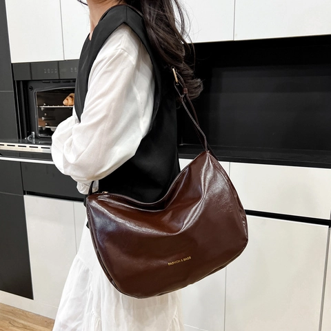 Borsa Hobo Da Sottobraccio In Pelle PU Lucida Da Donna Borsa A Tracolla A Mezzaluna Con Tracolla Regolabile Hardware Dorato
