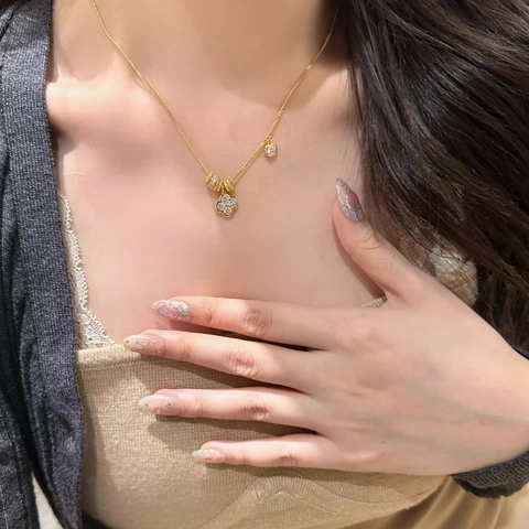 Collana In Rame Con Pendente Quadrifoglio In Zircone Perle Tonde Fascino Lusso Leggero Catena Di Claviccola Donna