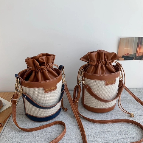 Patchwork Beuteltasche Für Damen Canvas Und PU Leder Kordelzug Umhängetasche Mit Verstellbarem Riemen Lässig