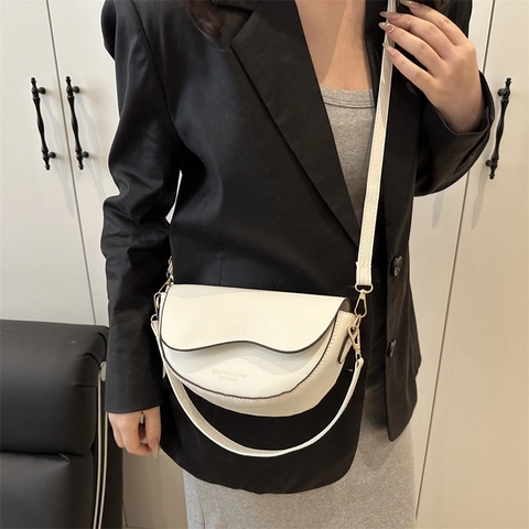 Women Retro Saddle Bag PU Leather Wave Edge Flap Adjustable Shoulder Strap Solid Color Crossbody Purse Spring Fashion