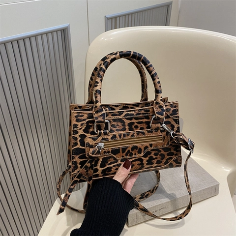 Fashion Leopard Print Handbag Synthetic Leather Crossbody Bag With Detachable Strap Front Zip Pocket Square Shoulder Bag