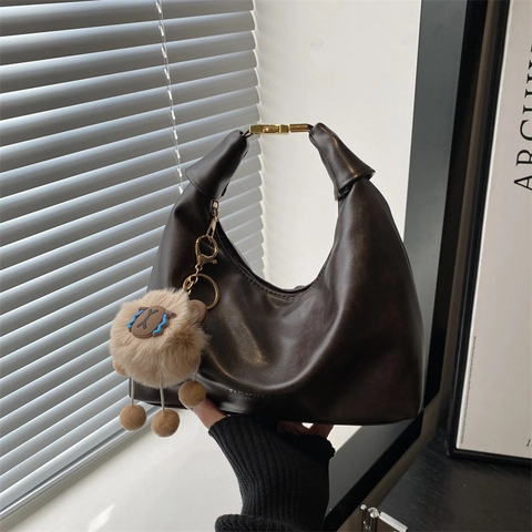 Retro PU Leather Half Moon Hobo Bag For Women With Plush Charm Fashion Underarm Shoulder Crossbody Bag Dumpling Handbag