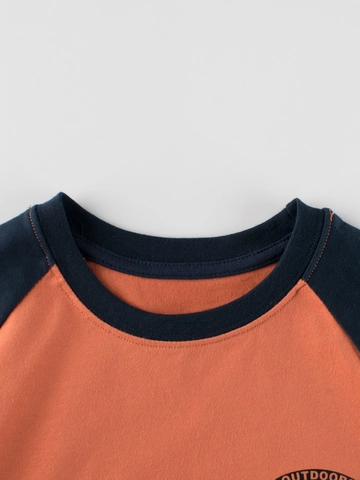Camiseta de Raglán de Manga Larga para Niños 100% Algodón Peinado Retro Americano Bloques de Color Estampado de Letras Top para Niños