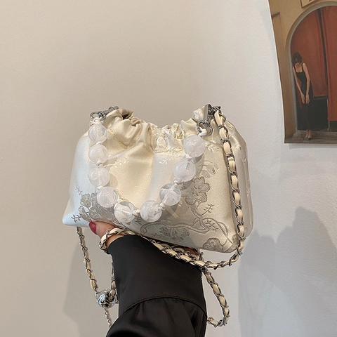 Damen Bestickte Satin Floral Kordelzug Tasche Mit Perlen Griff Und Kette Riemen Crossbody Schulter Cloud Plissee Tasche
