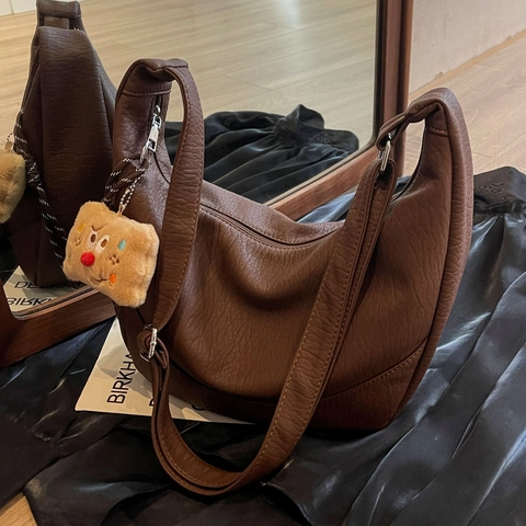 Large Capacity Hobo Bag For Women Retro Litchi Pattern PU Leather Underarm Shoulder Bag With Plush Pendant Fashion Commuter Bag