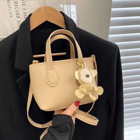 Women Mini Tote Crossbody Bag Lychee Texture PU Leather Handbag With Cute Bear Charm Minimalist Daily Purse