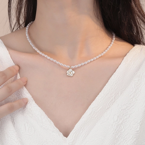 Camellia Flower Pendant Artificial Pearl Necklace For Women Elegant Enamel Jewelry Clavicle Chain Accessory