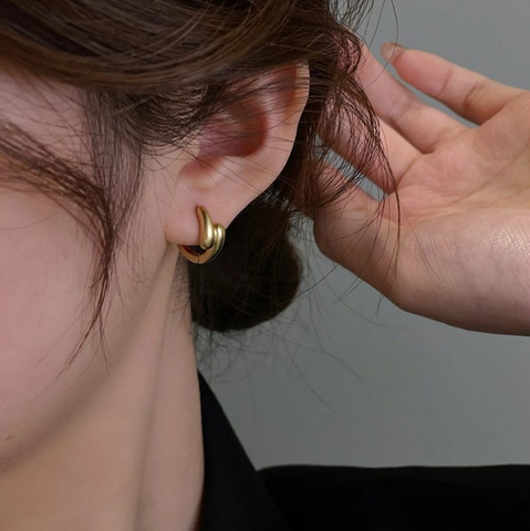 Orecchini In Rame Oro Opaco Goccia D'acqua Irregolare Geometrico Chunky Hoop Huggie Retrò Minimalista Design Di Nicchia