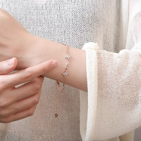 en Armband Voor Dames Hart Klavertje Vier Zirkonia Ingelegd Elegant Golfontwerp Verstelbare Sieraden