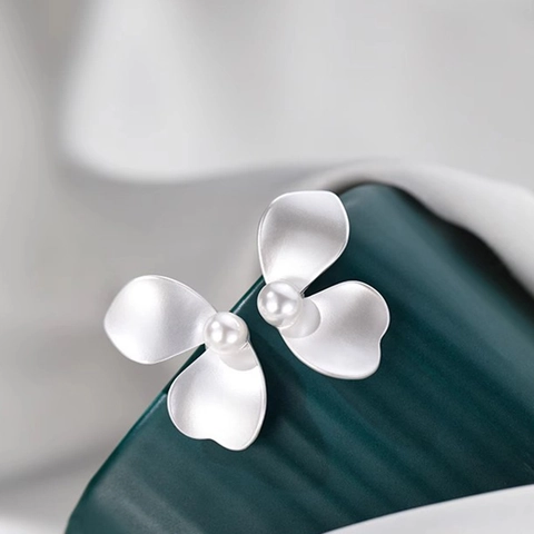 Frosted Petal Stud Earrings With Artificial Pearl Copper Flower Jewelry And 925 Sterling Silver Earring Post French Vintage Style