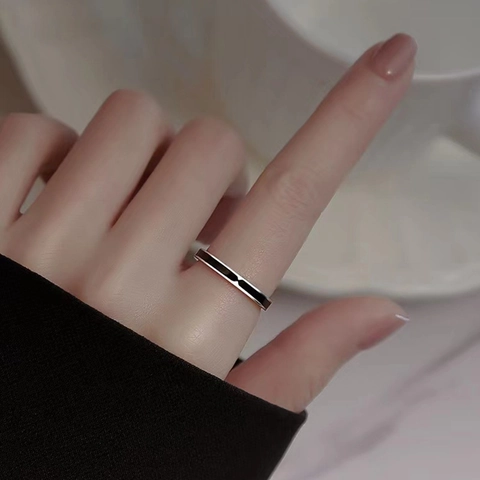 Minimalistischer Unregelmäßiger Geometrischer Ring Kupfer Mit Schwarzem Epoxidharz Verstellbares Offenes Design Koreanischer Modeschmuck