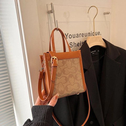 Bolso Tote Mini de Cuero PU Vintage para Mujer Patrón Monograma Clásico Bolso Cuadrado Pequeño de Hombro Cruzado Con Correa Ajustable