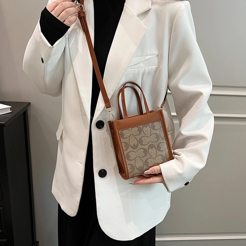 Bolso Tote Mini de Cuero PU Vintage para Mujer Patrón Monograma Clásico Bolso Cuadrado Pequeño de Hombro Cruzado Con Correa Ajustable