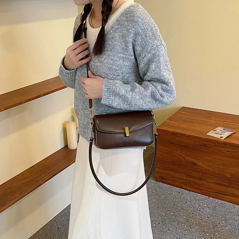Vintage PU Leather Underarm Bag For Women Fashion Solid Color Small Square Shoulder Crossbody Bag With Metal Clasp Daily Satchel