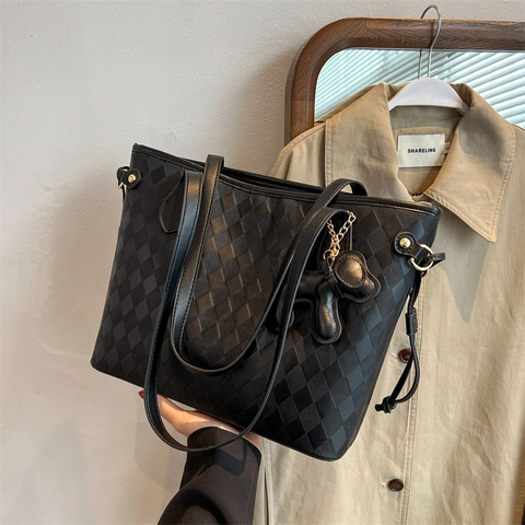 Grande Borsa Tote In Pelle PU Donna Trama Rombi Scacchi Borsa A Tralla Moda Urbana Pendolare Con Ciondolo Cucciolo
