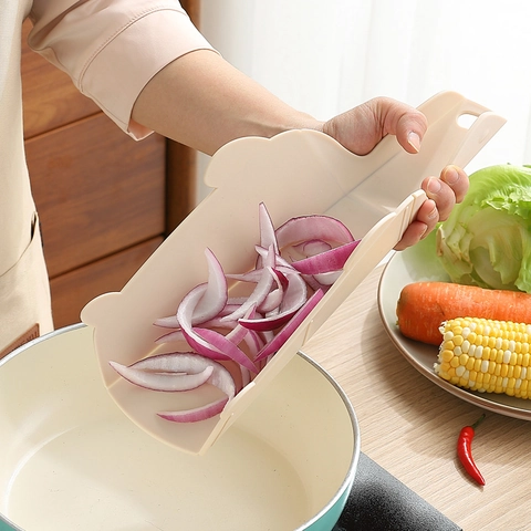 Foldable Cutting Board Plastic Portable Kitchen Outdoor Picnic Cartoon Pig Shape Chopping Board With Hanging Hole