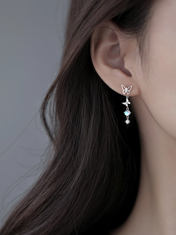 Asymmetrische Schmetterling Lange Hängeohrringe Mit Mondstein Zirkon Kupfer Silbernen Ohrsteckern Elegante Nischenschmuck