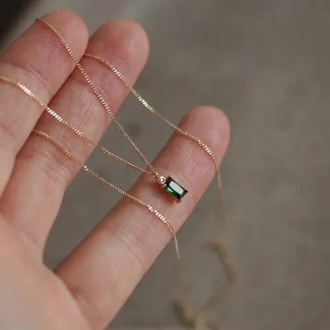 Retro Smaragdgroene Rechthoekige Edelsteen Hanger Ketting Koper Geometrische Sleutelbeen Ketting Voor Dames Elegante Sieraden