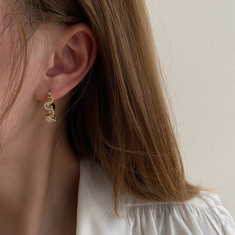 Vintage Golf Ruffle Hoop Oorbellen Voor Vrouwen Koper Metaal Geplooid Geometrische Luxe Stijl Zilveren Oorsteker