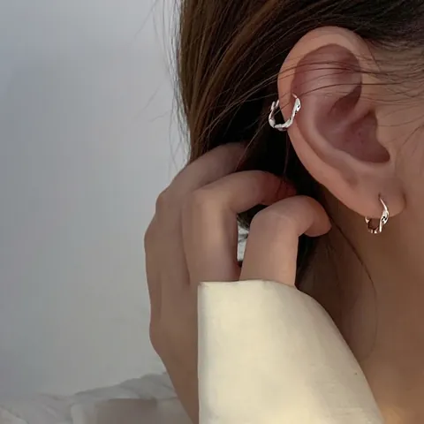Boucles D'oreilles Créoles Mobius Torsadées Vague Irrégulière Style Métal Liquide Bijoux Pour Femmes Avec Tige Argent
