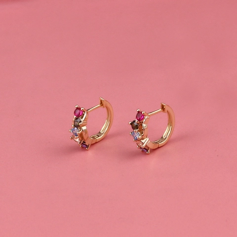 Bunte Zirkon Huggie Creolen Kupfer Galvanisiert Mit Silbernem Ohrstecker Zierlicher Schmuck Für Frauen Mädchen Täglicher Gebrauch