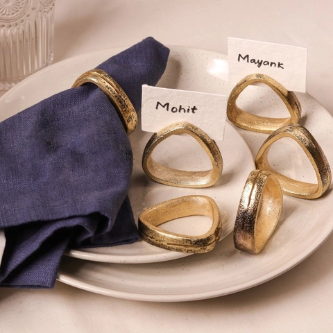 Vintage Gold Hammered Zinc Alloy Triangular Napkin Rings Place Card Holders For Wedding Dining Table Decoration