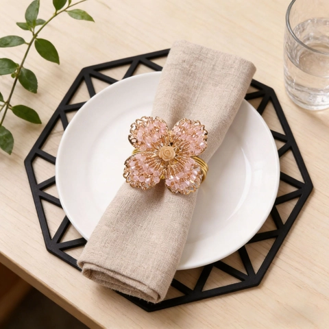 Rond De Serviette Trèfle Perlé Cristal Rose Boucle Métal Doré Alliage Zinc Décoration Fleur Rose Pour Mariage Romantique