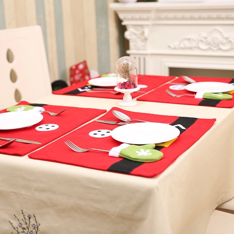 Santa Claus Suit Design Christmas Table Mat Non-Woven Place Mat With Green Glove Cutlery Holder Pocket For Holiday Dining Home Decor