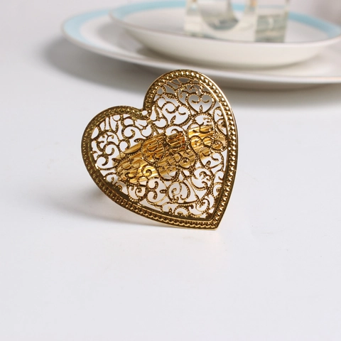 Heart Shaped Napkin Rings Alloy Hollow Filigree Gold Table Decoration For Wedding Banquet Valentine Day Dinner