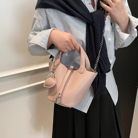 Women Litchi Pattern PU Leather Bucket Bag With Metal Lock Chain Shoulder Strap Casual Commuter Handbag Crossbody Bag