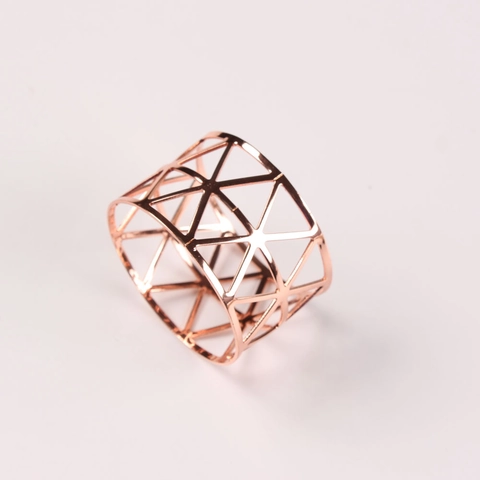 Metal Napkin Rings Hollow Triangle Geometric Napkin Holder For Wedding Banquet Christmas Dinner Table Decoration Rose Gold