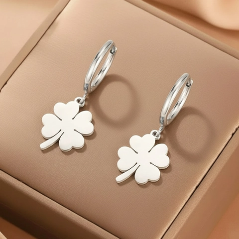 Pendientes de Aro con Caída de Trébol de Cuatro Hojas de Acero Inoxidable Minimalista para Mujer Joyería de Flor Pulida