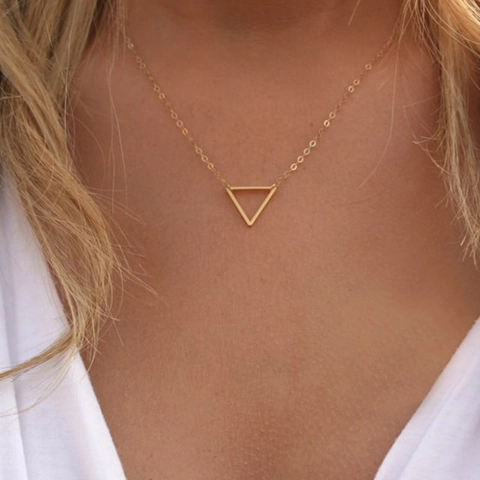 Collar Con Colgante De Triángulo Hueco De Aleación Joyería Minimalista Geométrica Para Mujeres Color Oro Y Plata Accesorio