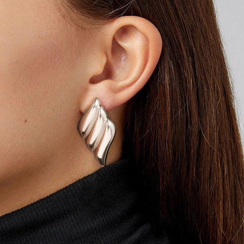Pendientes De Boton De Ala Geometricos De Tres Capas Acero Inoxidable Chapado En Oro De 18K Textura De Ola 3D Minimalista