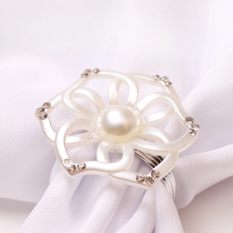 Serviettenring Elegant Rose Hohlblume Legierung Kunstperle Strass Halter Für Hochzeit Bankett Tischdekoration Vintage